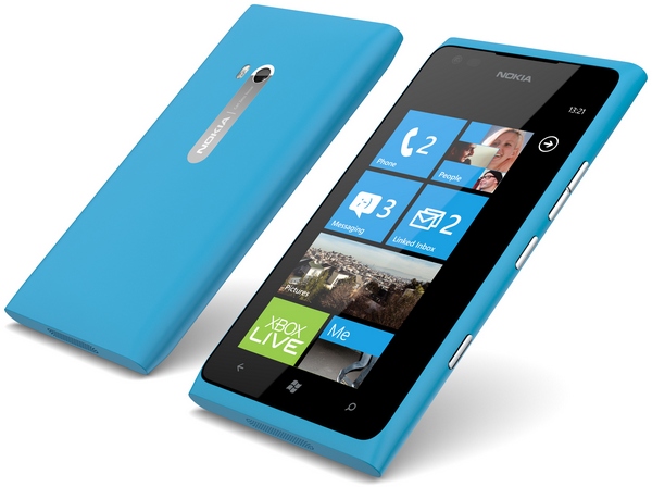 nokia-lumia-900-cyan-front-and-back